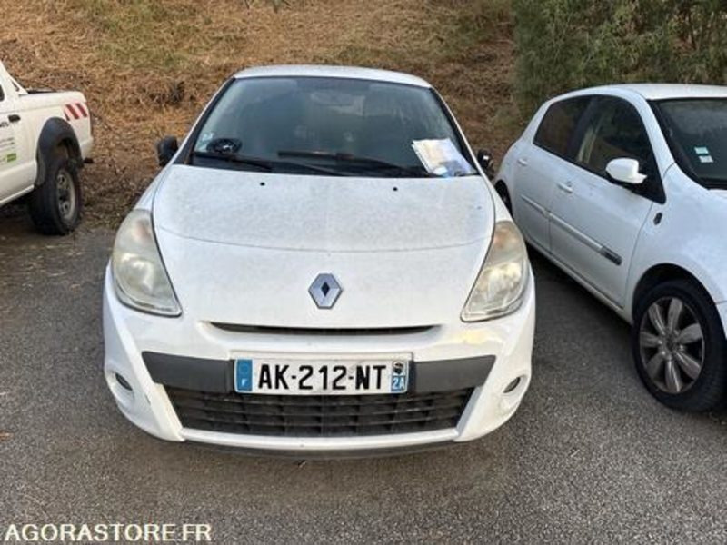 RENAULT CLIO - 2010 - 104062KM - AK212NT - Automóvel: foto 1 RENAULT CLIO - 2010 - 104062KM - AK212NT - Automóvel: foto 1
