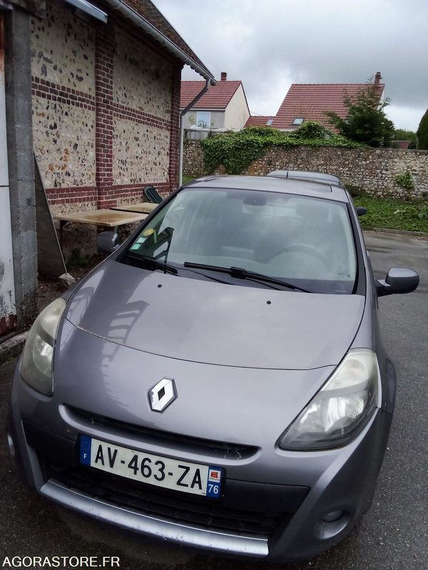 RENAULT CLIO 2010 - Automóvel: foto 2 RENAULT CLIO 2010 - Automóvel: foto 2