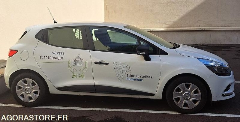 RENAULT - CLIO - 2018 - 79 000 KM - Automóvel: foto 4 RENAULT - CLIO - 2018 - 79 000 KM - Automóvel: foto 4