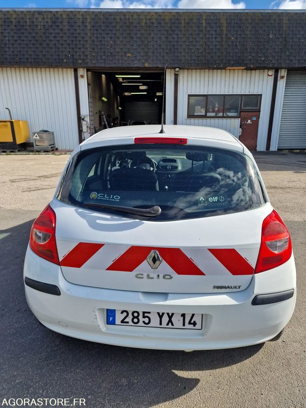 RENAULT CLIO 3 - LOT N°1 - Automóvel: foto 4 RENAULT CLIO 3 - LOT N°1 - Automóvel: foto 4
