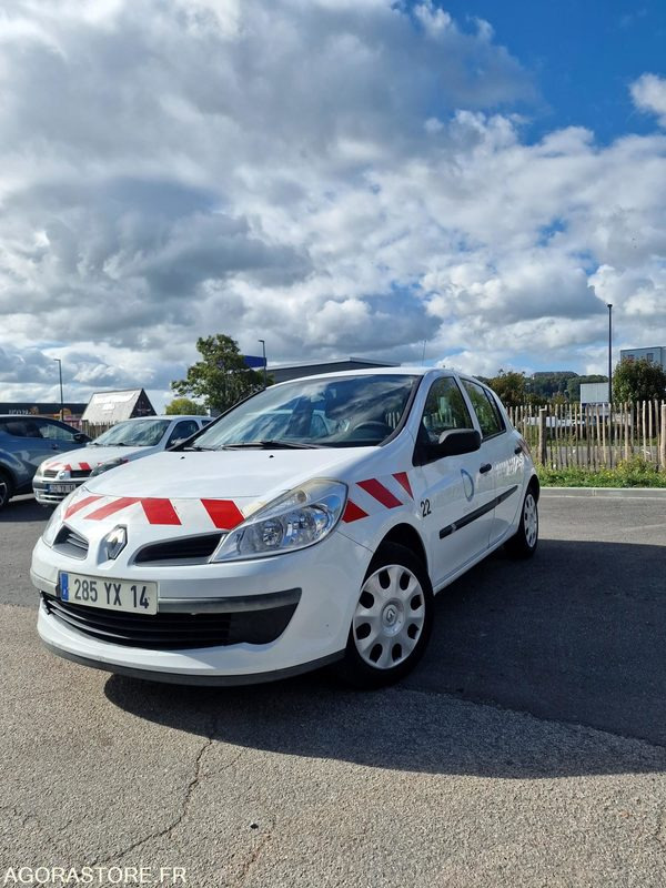 RENAULT CLIO 3 - LOT N°1 - Automóvel: foto 1 RENAULT CLIO 3 - LOT N°1 - Automóvel: foto 1