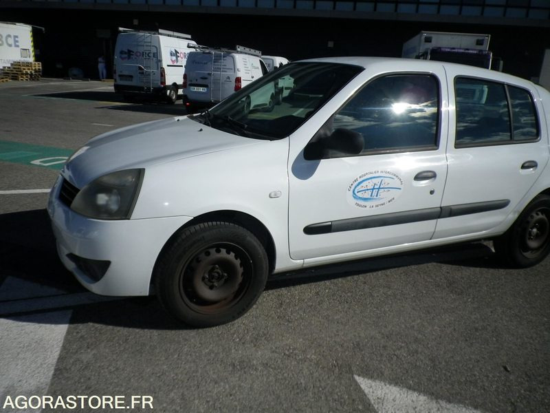 RENAULT CLIO CAMPUS ESSENCE 1.2 16V - Automóvel: foto 1 RENAULT CLIO CAMPUS ESSENCE 1.2 16V - Automóvel: foto 1