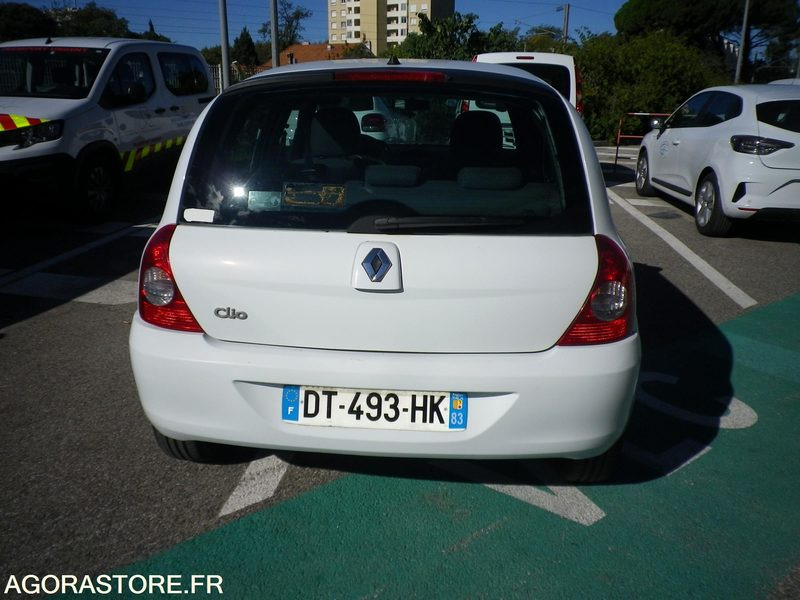 RENAULT CLIO CAMPUS ESSENCE 1.2 16V - Automóvel: foto 4 RENAULT CLIO CAMPUS ESSENCE 1.2 16V - Automóvel: foto 4