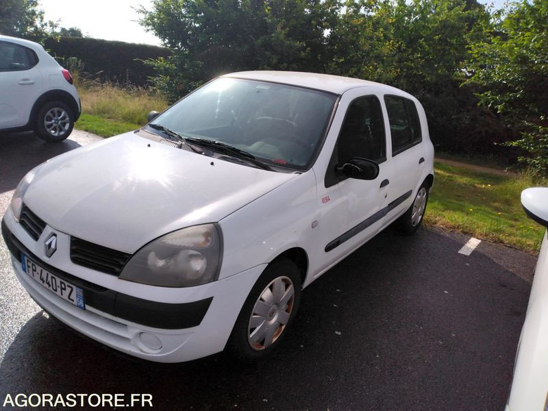 RENAULT CLIO - Automóvel: foto 2 RENAULT CLIO - Automóvel: foto 2