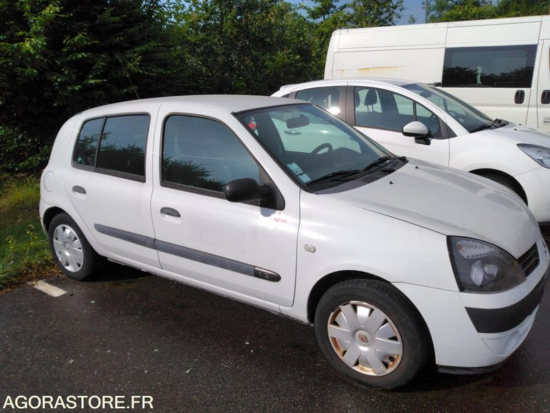 RENAULT CLIO - Automóvel: foto 3 RENAULT CLIO - Automóvel: foto 3