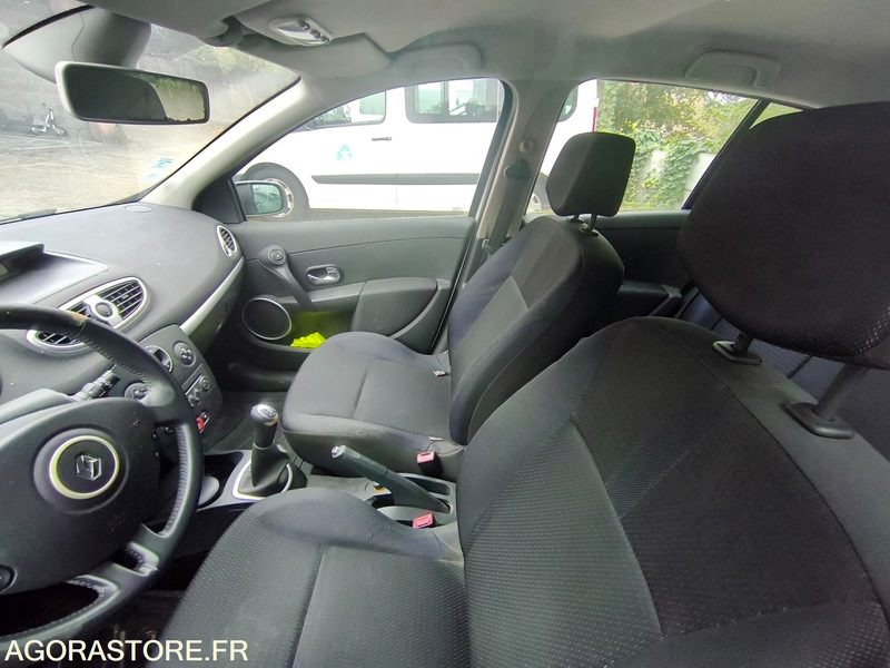 RENAULT CLIO III - Automóvel: foto 3 RENAULT CLIO III - Automóvel: foto 3