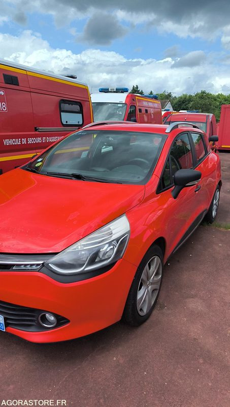 RENAULT CLIO IV ESTATE ZEN DCI 90 ECO2 - 2014 - 305509kms - Automóvel: foto 5 RENAULT CLIO IV ESTATE ZEN DCI 90 ECO2 - 2014 - 305509kms - Automóvel: foto 5