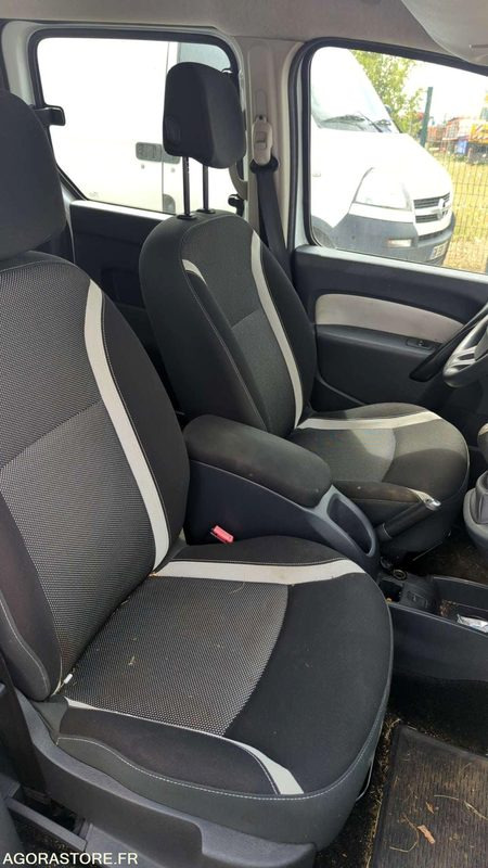 Furgão compacto RENAULT KANGOO 172436kms - 2016: foto 19