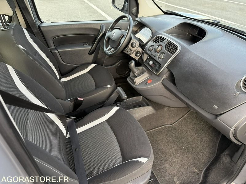 RENAULT KANGOO - 2013 - 199079km - CX-536-KQ - Furgão compacto: foto 5 RENAULT KANGOO - 2013 - 199079km - CX-536-KQ - Furgão compacto: foto 5