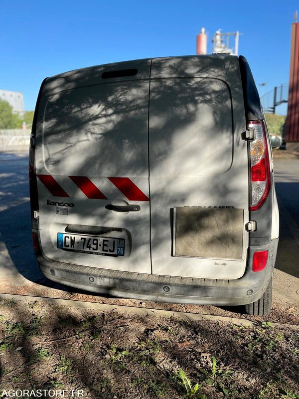 RENAULT KANGOO - 2013 / 383982 KM(CW-749-EJ) (MD233) - Furgão compacto: foto 3 RENAULT KANGOO - 2013 / 383982 KM(CW-749-EJ) (MD233) - Furgão compacto: foto 3