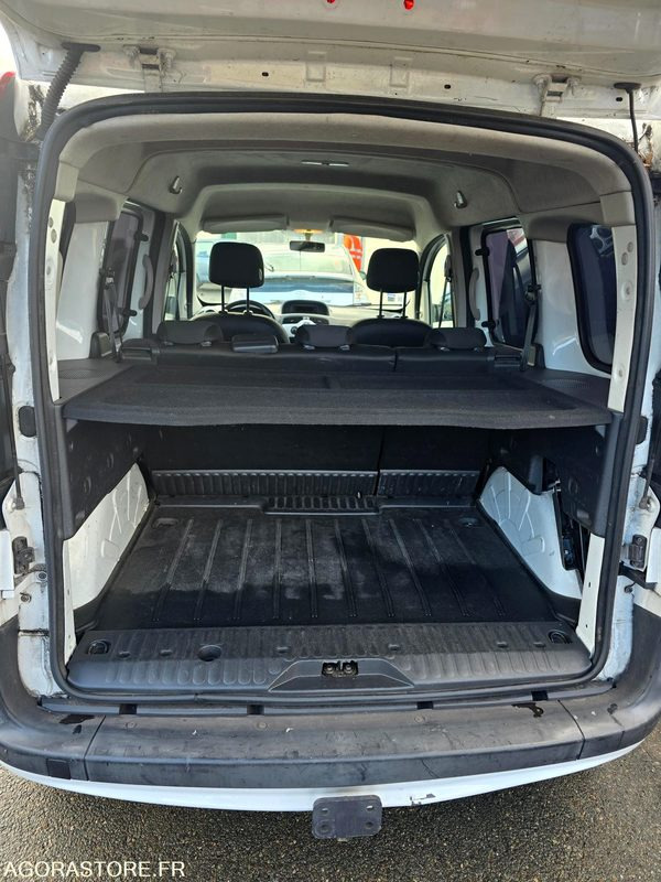 RENAULT KANGOO BJ 326 DF - 109223kms - 2011 - Automóvel: foto 3 RENAULT KANGOO BJ 326 DF - 109223kms - 2011 - Automóvel: foto 3