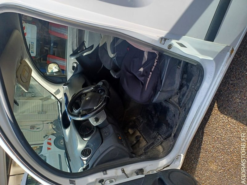 RENAULT KANGOO / REF SCP : 957 - Furgão: foto 4 RENAULT KANGOO / REF SCP : 957 - Furgão: foto 4