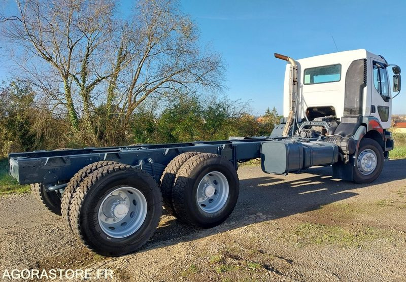 RENAULT KERAX 370-26 / 2004 / 715710 Km avec peinture neuve - Camião chassi: foto 3 RENAULT KERAX 370-26 / 2004 / 715710 Km avec peinture neuve - Camião chassi: foto 3