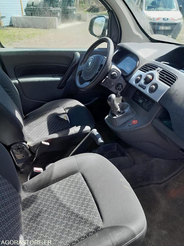 RENAULT Kangoo 3 pl - 215000km - 2013 - Furgão compacto: foto 2 RENAULT Kangoo 3 pl - 215000km - 2013 - Furgão compacto: foto 2