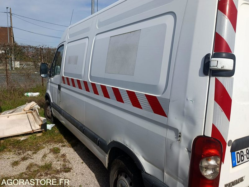 RENAULT MASTER - 2004 - 185782km - Furgão: foto 2 RENAULT MASTER - 2004 - 185782km - Furgão: foto 2