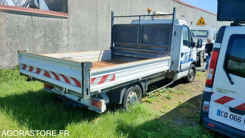 RENAULT MASTER - 2010 - 307041 KM - Furgão: foto 4 RENAULT MASTER - 2010 - 307041 KM - Furgão: foto 4