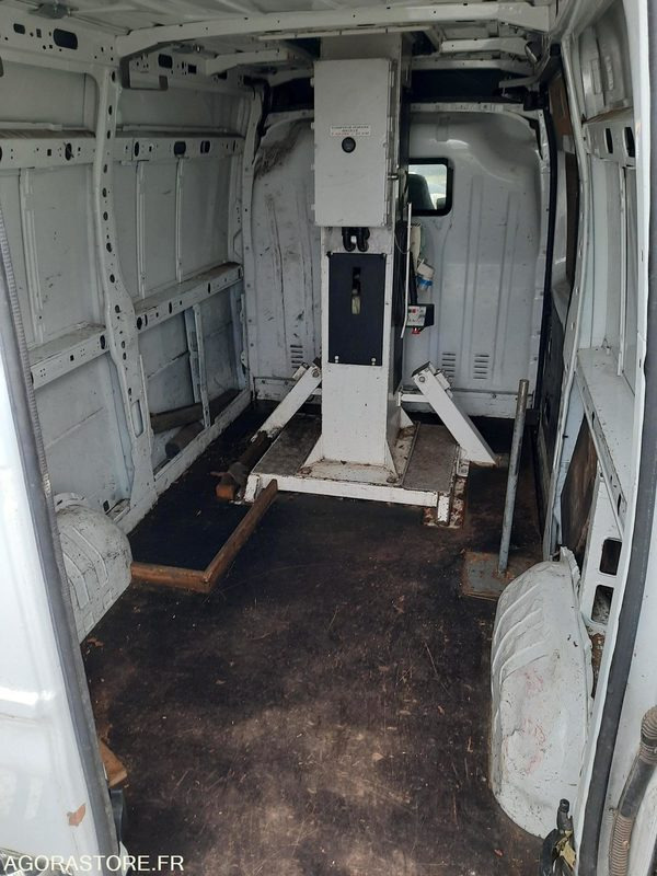 RENAULT MASTER - 2013 - 50449KM - Furgão: foto 1 RENAULT MASTER - 2013 - 50449KM - Furgão: foto 1