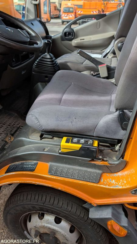 RENAULT MAXITY 110DXI - FM-356-KQ - 2009 - Carrinha basculante: foto 2 RENAULT MAXITY 110DXI - FM-356-KQ - 2009 - Carrinha basculante: foto 2