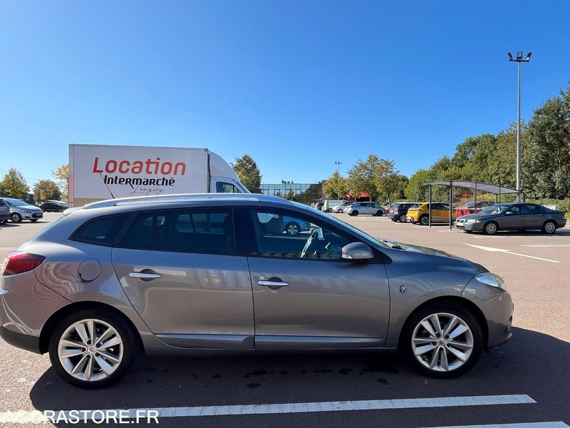 RENAULT MEGANE ESTATE XV DE FRANCE DCI 110 - Automóvel: foto 5 RENAULT MEGANE ESTATE XV DE FRANCE DCI 110 - Automóvel: foto 5