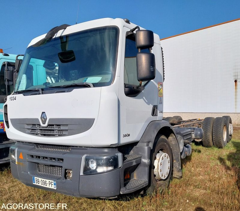 RENAULT PREMIUM 380-26 / 2010 / 475 190 km - Camião chassi: foto 1 RENAULT PREMIUM 380-26 / 2010 / 475 190 km - Camião chassi: foto 1
