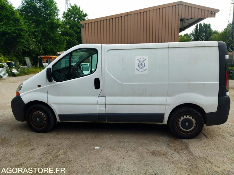 RENAULT TRAFIC DE 2005 71234 KM - Furgão: foto 4 RENAULT TRAFIC DE 2005 71234 KM - Furgão: foto 4