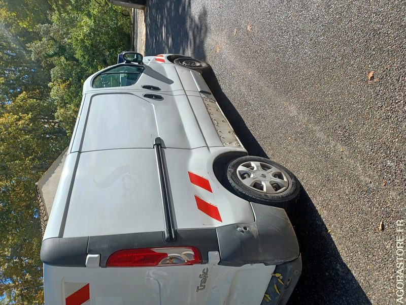 RENAULT TRAFIC / REF SCP : 818 - Furgão: foto 1 RENAULT TRAFIC / REF SCP : 818 - Furgão: foto 1