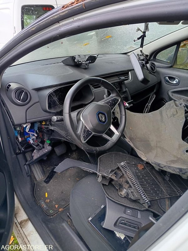 RENAULT Zoé - 29000km - 2019 - pour pièces - Automóvel: foto 4 RENAULT Zoé - 29000km - 2019 - pour pièces - Automóvel: foto 4