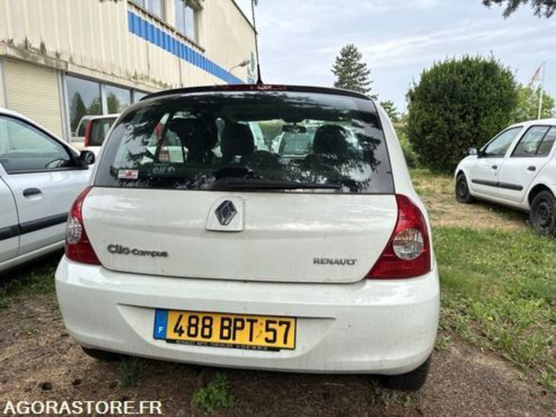 Renault Clio - 488BPT57 - Automóvel: foto 5 Renault Clio - 488BPT57 - Automóvel: foto 5