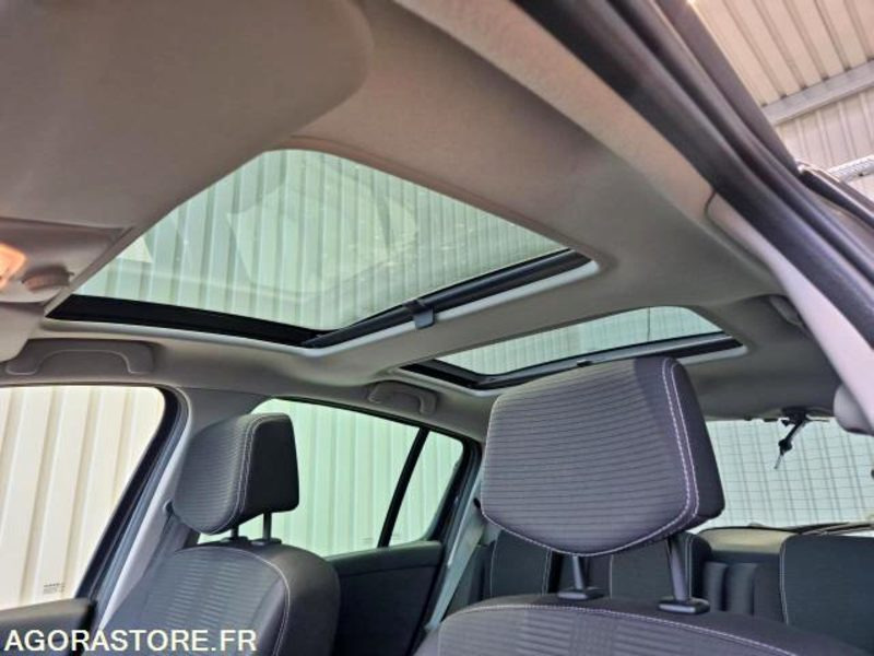 Renault Clio III Phase 2 – TomTom Edition 1.2 75 – 2011 – Seulement 33 200 km – - Automóvel: foto 4 Renault Clio III Phase 2 – TomTom Edition 1.2 75 – 2011 – Seulement 33 200 km – - Automóvel: foto 4