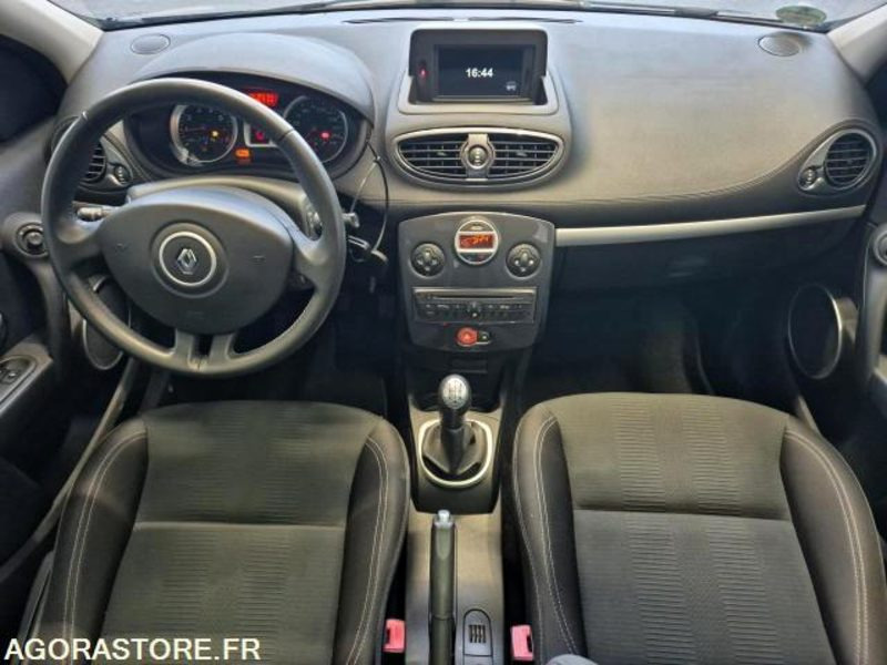 Renault Clio III Phase 2 – TomTom Edition 1.2 75 – 2011 – Seulement 33 200 km – - Automóvel: foto 3 Renault Clio III Phase 2 – TomTom Edition 1.2 75 – 2011 – Seulement 33 200 km – - Automóvel: foto 3