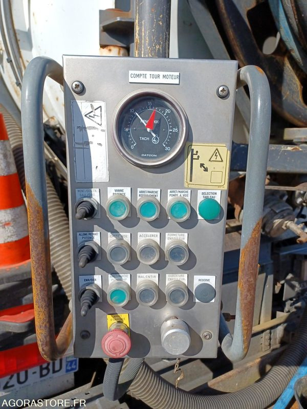 Renault Hydrocureur 19T - CN-620-BD - Vente Export Exclusivement - Caminhão limpa fossa: foto 5 Renault Hydrocureur 19T - CN-620-BD - Vente Export Exclusivement - Caminhão limpa fossa: foto 5