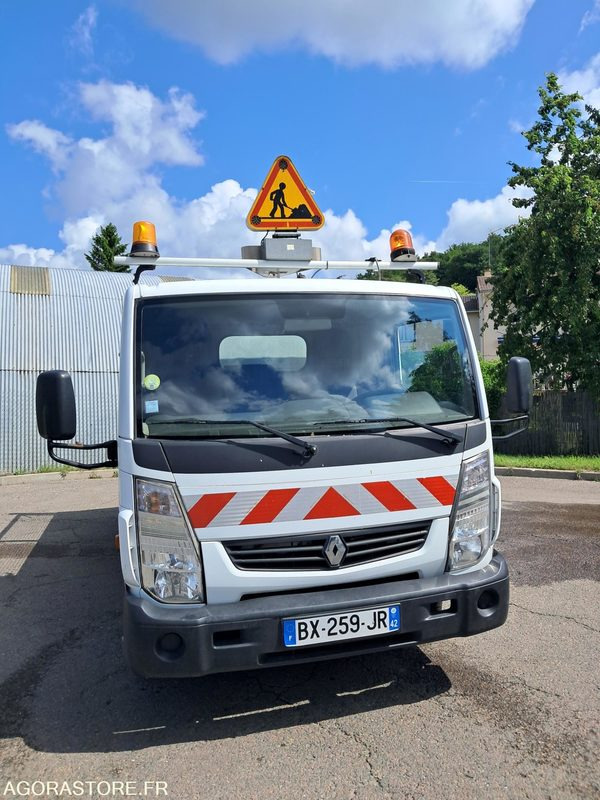 Renault MAXITY BX-259-JR - Carrinha basculante: foto 1 Renault MAXITY BX-259-JR - Carrinha basculante: foto 1