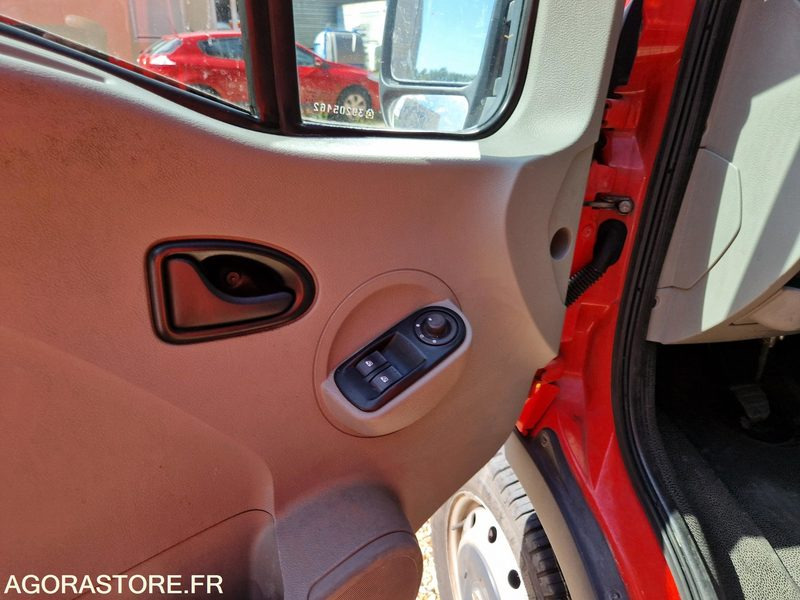 Renault Master - 2007 - 61866 - 4156ZG27 - Furgão: foto 4 Renault Master - 2007 - 61866 - 4156ZG27 - Furgão: foto 4