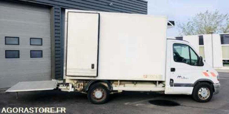 Renault Master Frigorifique 3T5 - 245575km - 2002 - Carrinha frigorífica: foto 4 Renault Master Frigorifique 3T5 - 245575km - 2002 - Carrinha frigorífica: foto 4
