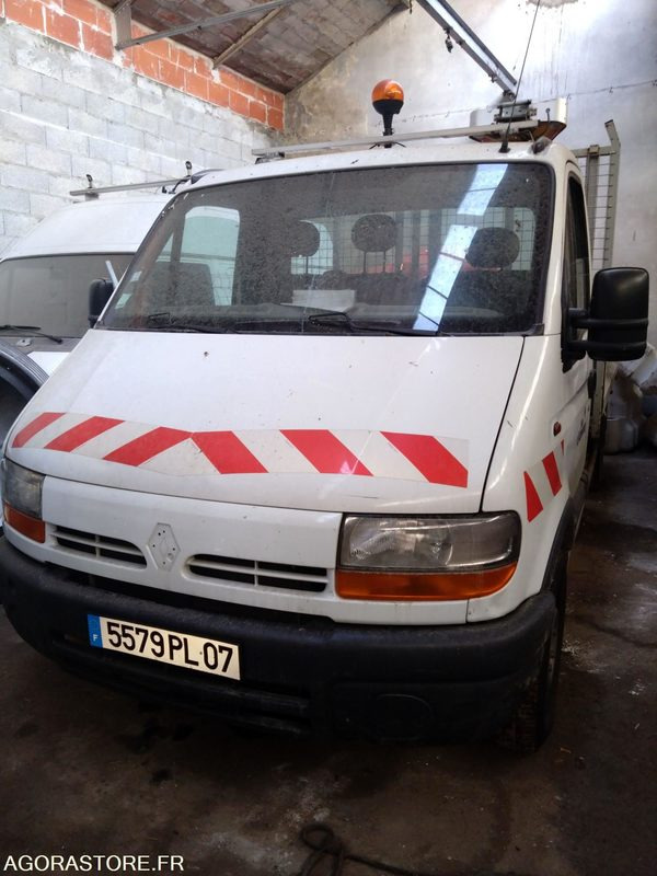 Renault Master benne basculante 2002 178424kms - 5579PL07 - Carrinha basculante: foto 2 Renault Master benne basculante 2002 178424kms - 5579PL07 - Carrinha basculante: foto 2