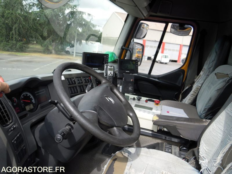 Renault Premium 380 6x2 DXI 11 équipé d'une benne SEMAT OM Série 14000 - Caminhão de lixo: foto 3 Renault Premium 380 6x2 DXI 11 équipé d'une benne SEMAT OM Série 14000 - Caminhão de lixo: foto 3