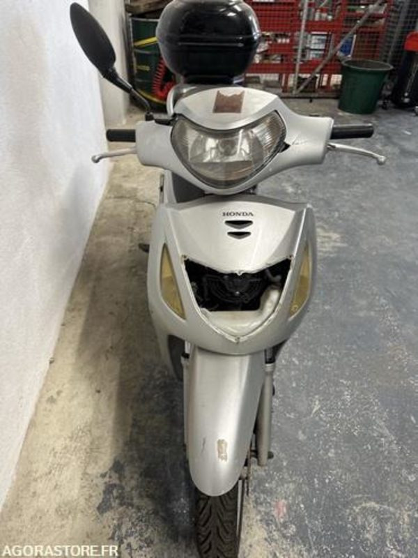 SCOOTER HONDA SH125 - 2001 - 24167KM - 1087GF2A - Motocicleta: foto 4 SCOOTER HONDA SH125 - 2001 - 24167KM - 1087GF2A - Motocicleta: foto 4