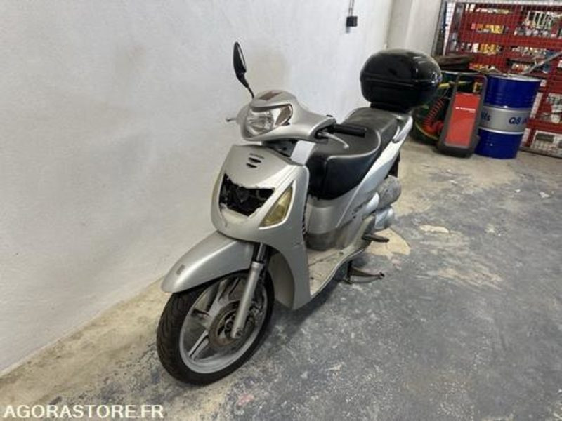 SCOOTER HONDA SH125 - 2001 - 24167KM - 1087GF2A - Motocicleta: foto 2 SCOOTER HONDA SH125 - 2001 - 24167KM - 1087GF2A - Motocicleta: foto 2