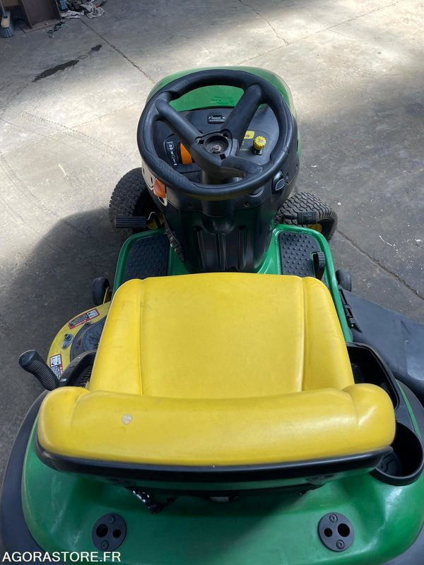 TONDEUSE AUTOPORTEE JOHN DEERE LA155 ESSENCE (PRIX AFFICHE HT - TVA 20%) - Cortador de grama: foto 5 TONDEUSE AUTOPORTEE JOHN DEERE LA155 ESSENCE (PRIX AFFICHE HT - TVA 20%) - Cortador de grama: foto 5