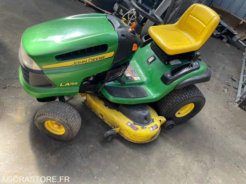 TONDEUSE AUTOPORTEE JOHN DEERE LA155 ESSENCE (PRIX AFFICHE HT - TVA 20%) - Cortador de grama: foto 4 TONDEUSE AUTOPORTEE JOHN DEERE LA155 ESSENCE (PRIX AFFICHE HT - TVA 20%) - Cortador de grama: foto 4
