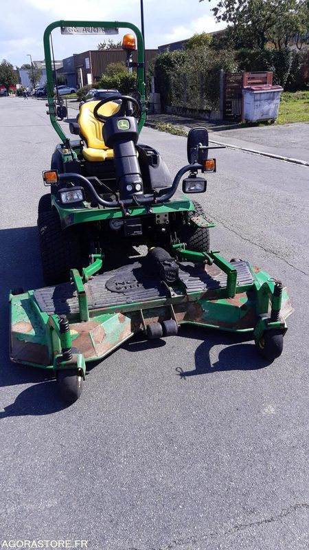 TONDEUSE FRONTALE JOHN DEERE - Cortador de grama: foto 2 TONDEUSE FRONTALE JOHN DEERE - Cortador de grama: foto 2