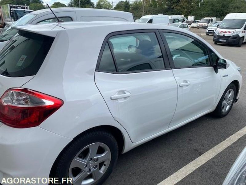 TOYOTA AURIS HYBRIDE ESSENCE (PAR1405) - Automóvel: foto 1 TOYOTA AURIS HYBRIDE ESSENCE (PAR1405) - Automóvel: foto 1
