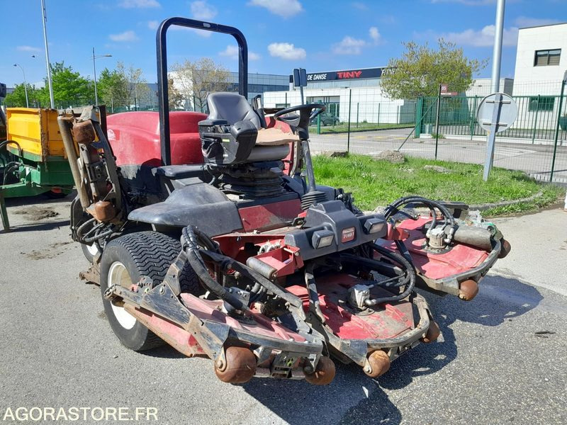 Tondeuse Roughs 3,80m Toro 4700 (TAP144) - Equipamentos para jardinagem: foto 1 Tondeuse Roughs 3,80m Toro 4700 (TAP144) - Equipamentos para jardinagem: foto 1