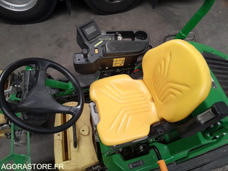 Tondeuse autoportée de green 2750e cut JOHN DEERE (TAP318) - Equipamentos para jardinagem: foto 3 Tondeuse autoportée de green 2750e cut JOHN DEERE (TAP318) - Equipamentos para jardinagem: foto 3