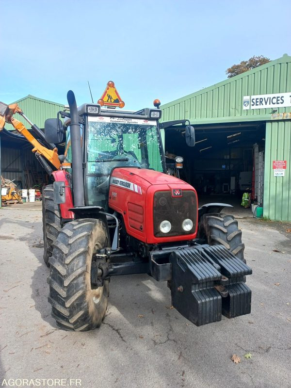 Tracteur Massey Fergusson avec épareuse SMA - Trator: foto 2 Tracteur Massey Fergusson avec épareuse SMA - Trator: foto 2