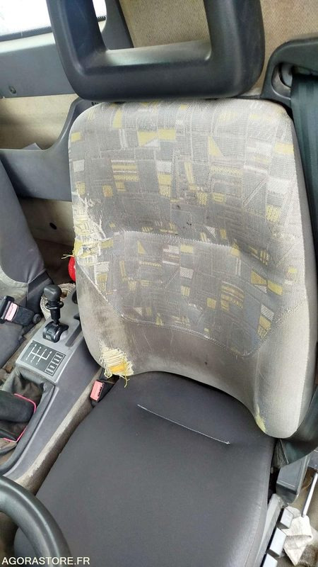 Renault Midlum 180 - 2001 - 227204km - 567APD31 - Tractor: foto 4 Renault Midlum 180 - 2001 - 227204km - 567APD31 - Tractor: foto 4