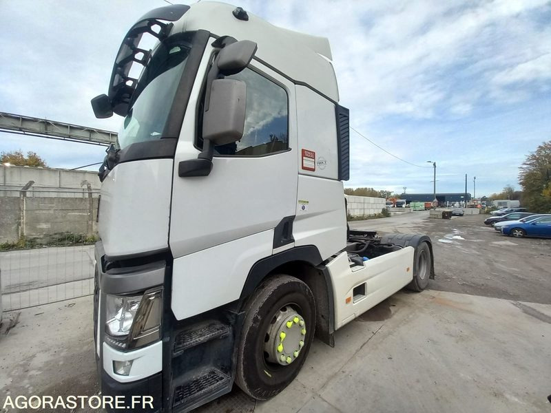 TRR RENAULT 19T - DN395ZD - Tractor: foto 1 TRR RENAULT 19T - DN395ZD - Tractor: foto 1