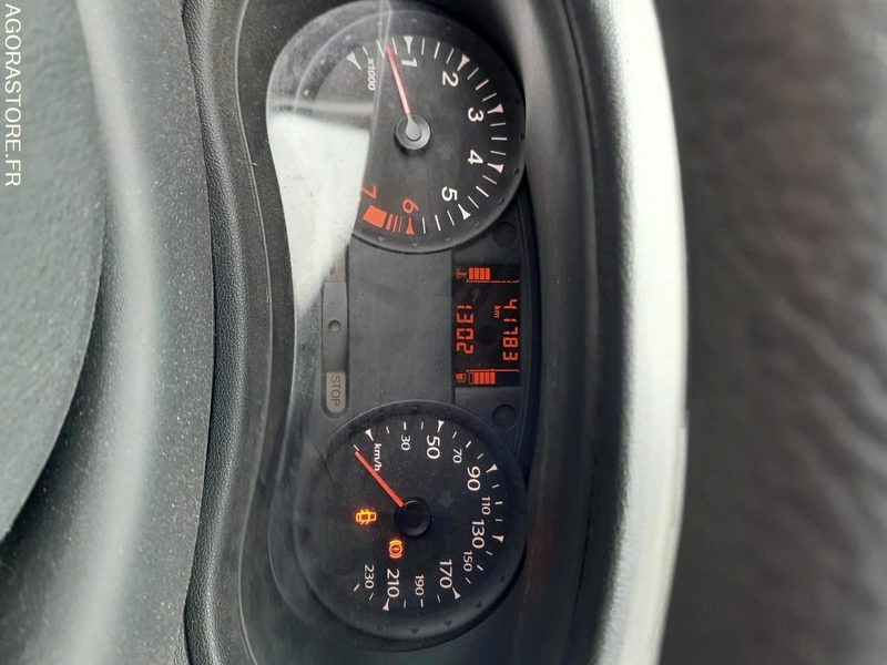 Très belle Renault Clio essence/GPL - Automóvel: foto 5 Très belle Renault Clio essence/GPL - Automóvel: foto 5