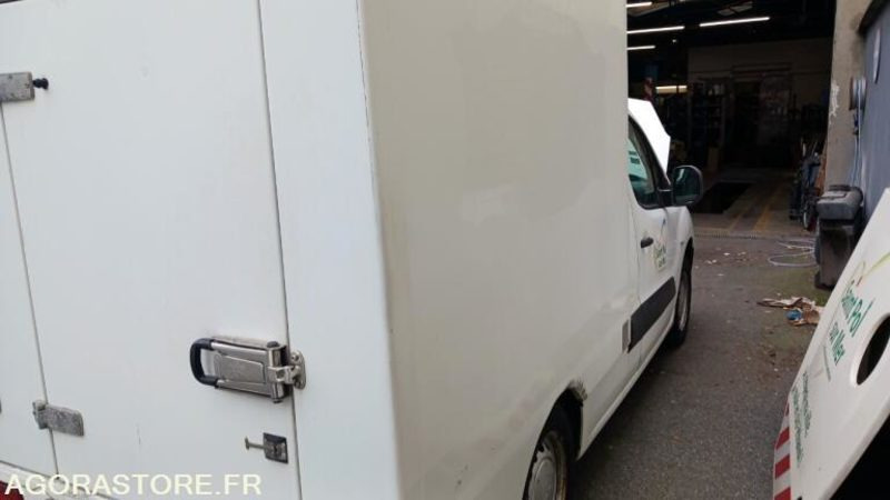 VEHICULE FRIGORIFIQUE PEUGEOT PARTNER AB519FR - Furgão compacto: foto 5 VEHICULE FRIGORIFIQUE PEUGEOT PARTNER AB519FR - Furgão compacto: foto 5
