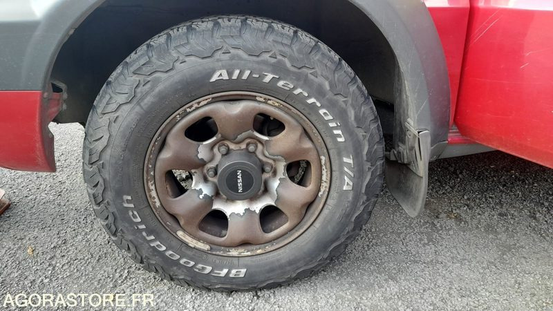 SUV VLHR010 - NISSAN TERRANO: foto 12